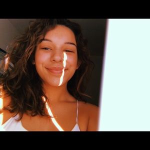 Meet your Posher, Alyssa